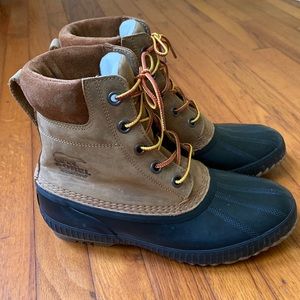 Like New Sorel Waterproof Mens boots size 9 , In Excellent Condition